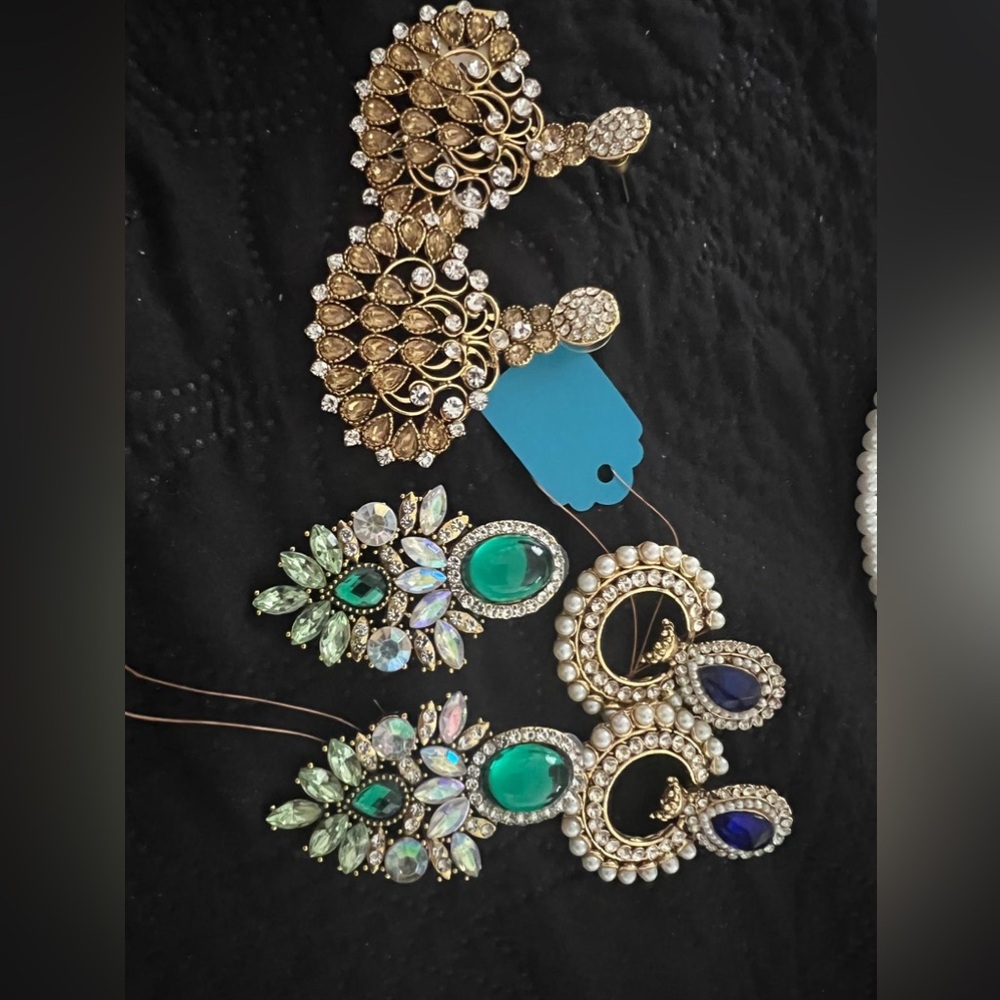 Three Diff Style Earrings Set - image 1